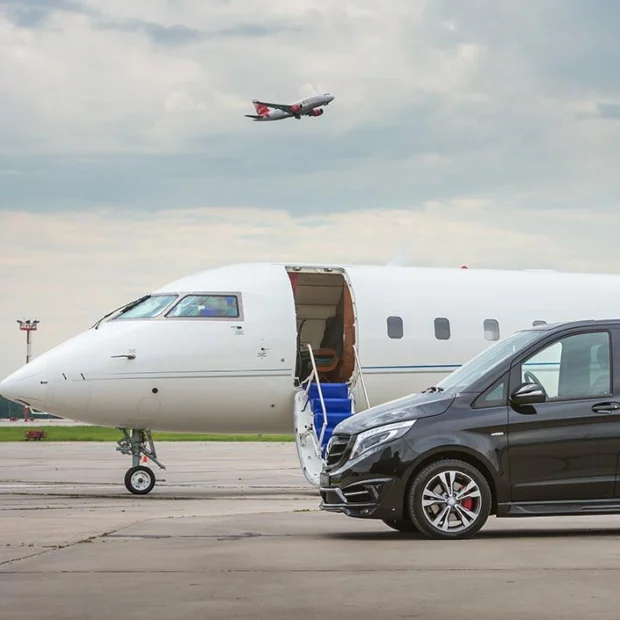 Mercedes V-Class airport transfer meeting arrivals in Dubrovnik